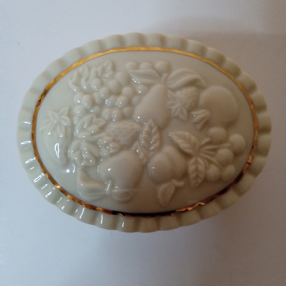 Lenox Fruits Of Life porcelain/ceramic trinket box - Picture 2 of 8